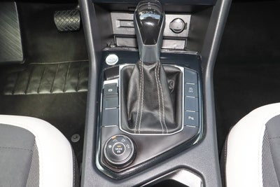 2025 Volkswagen Taos SE 4MOTION