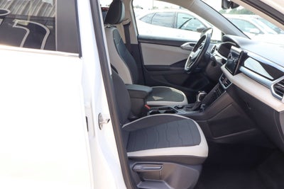 2025 Volkswagen Taos SE 4MOTION