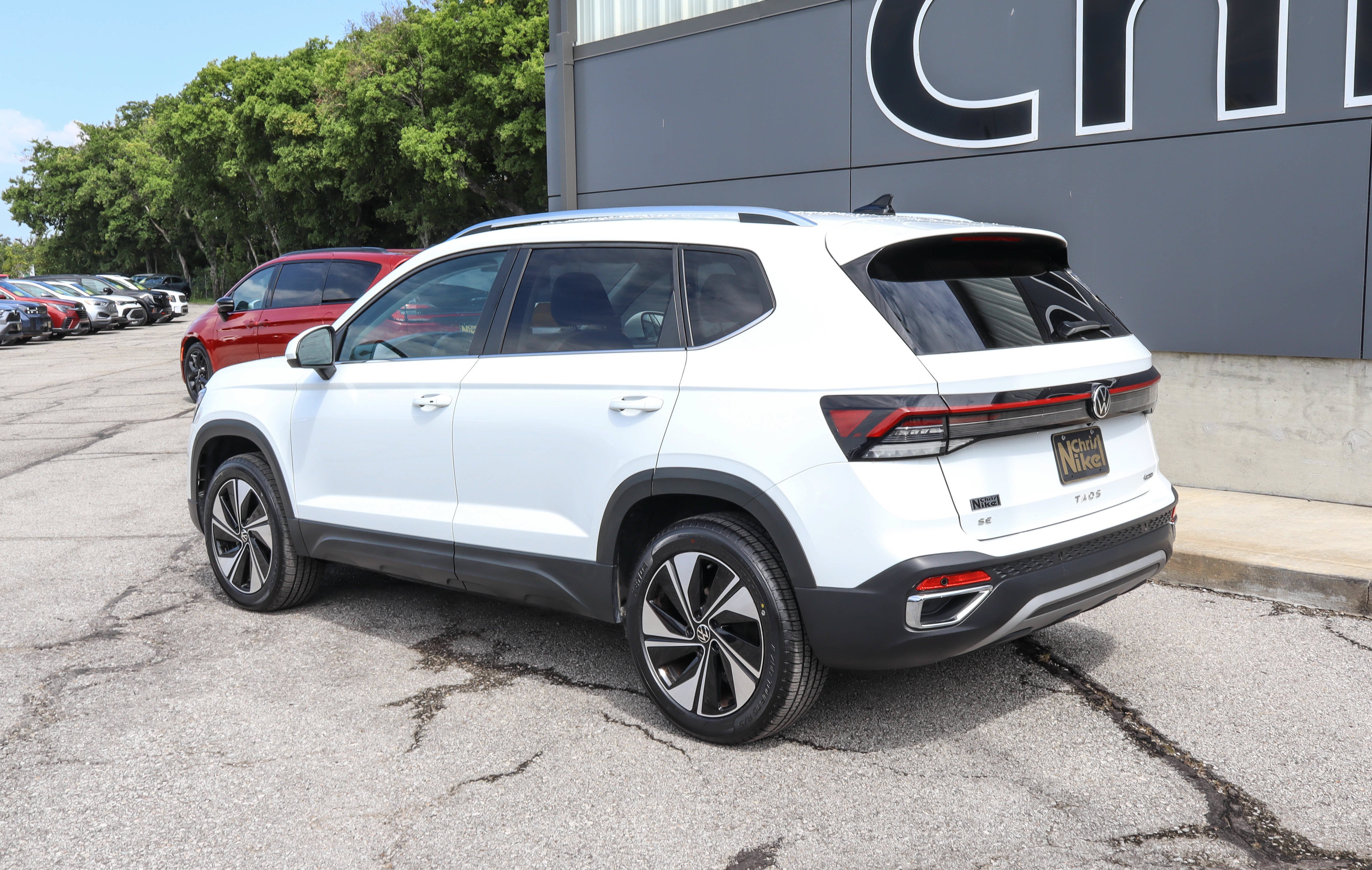 2025 Volkswagen Taos SE 4MOTION