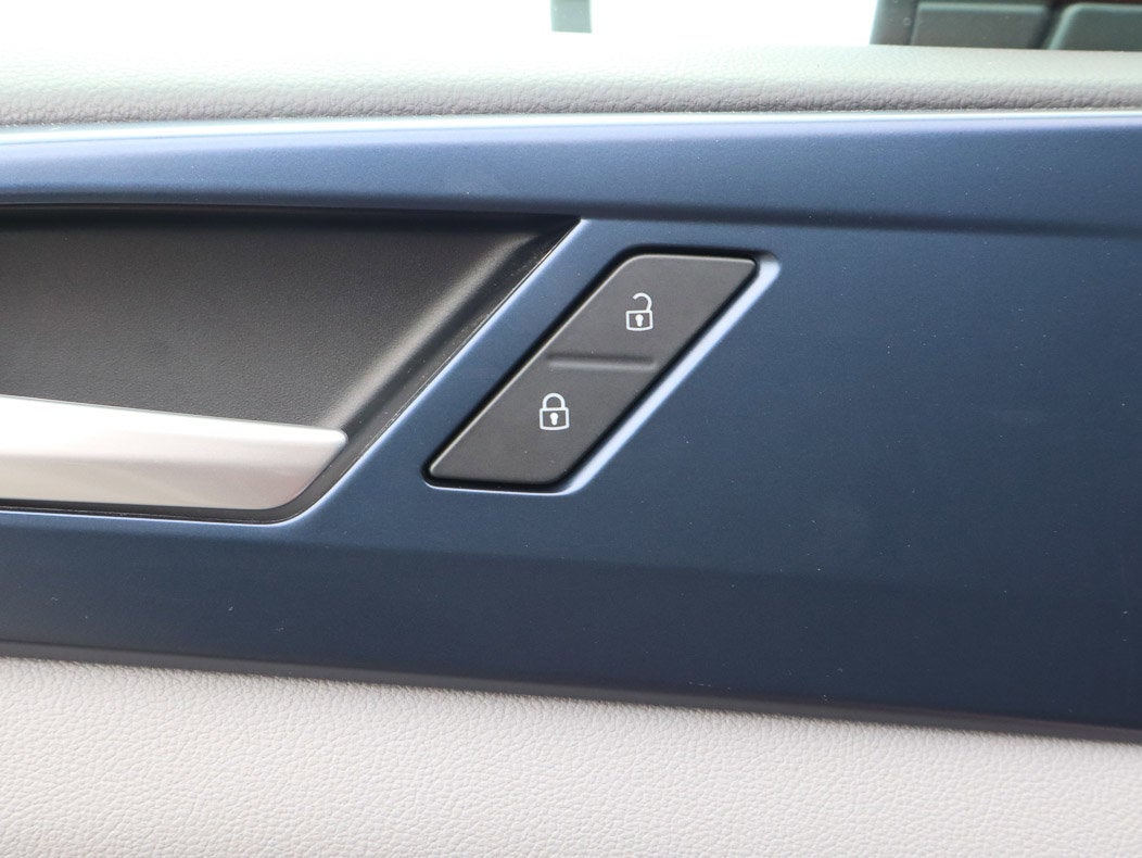 2023 Volkswagen Taos SE 4MOTION