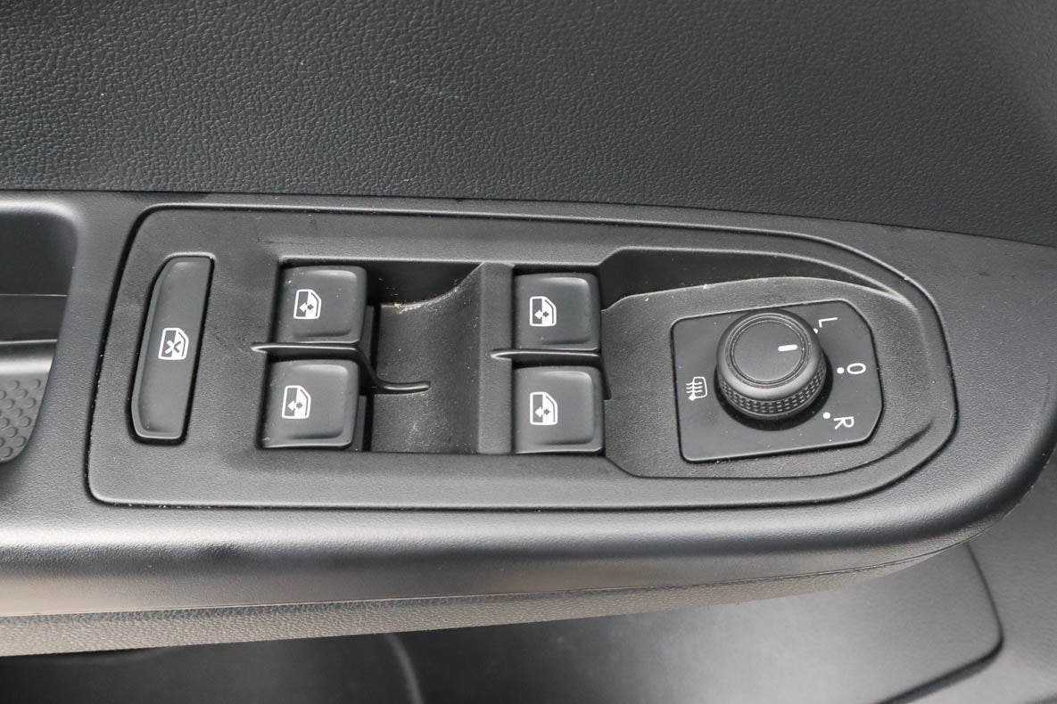 2023 Volkswagen Taos SE 4MOTION