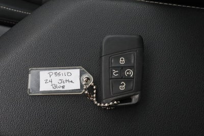 2024 Volkswagen Jetta SE Auto