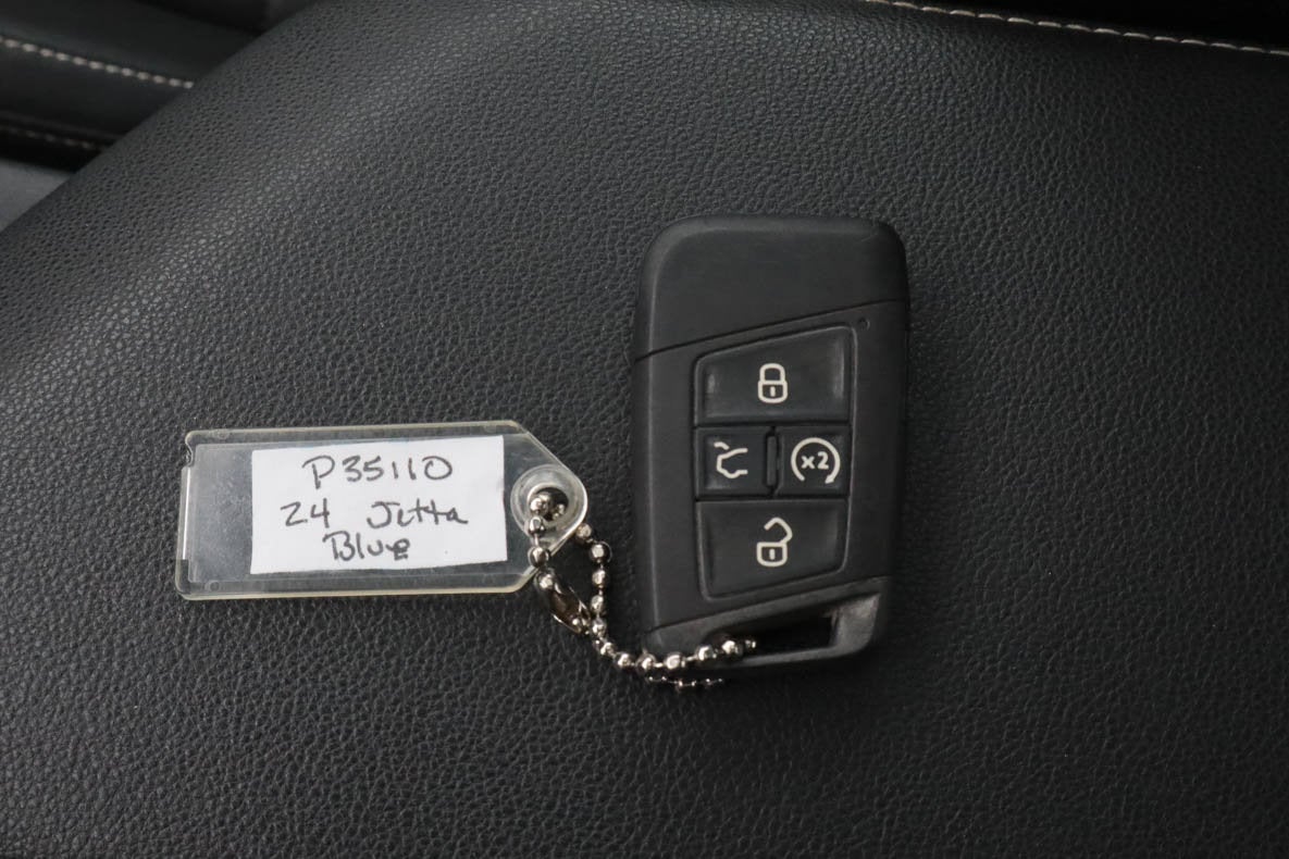 2024 Volkswagen Jetta SE Auto