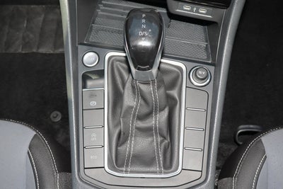 2025 Volkswagen Jetta SE Auto