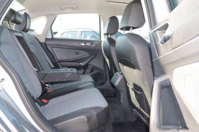 2025 Volkswagen Jetta SE Auto