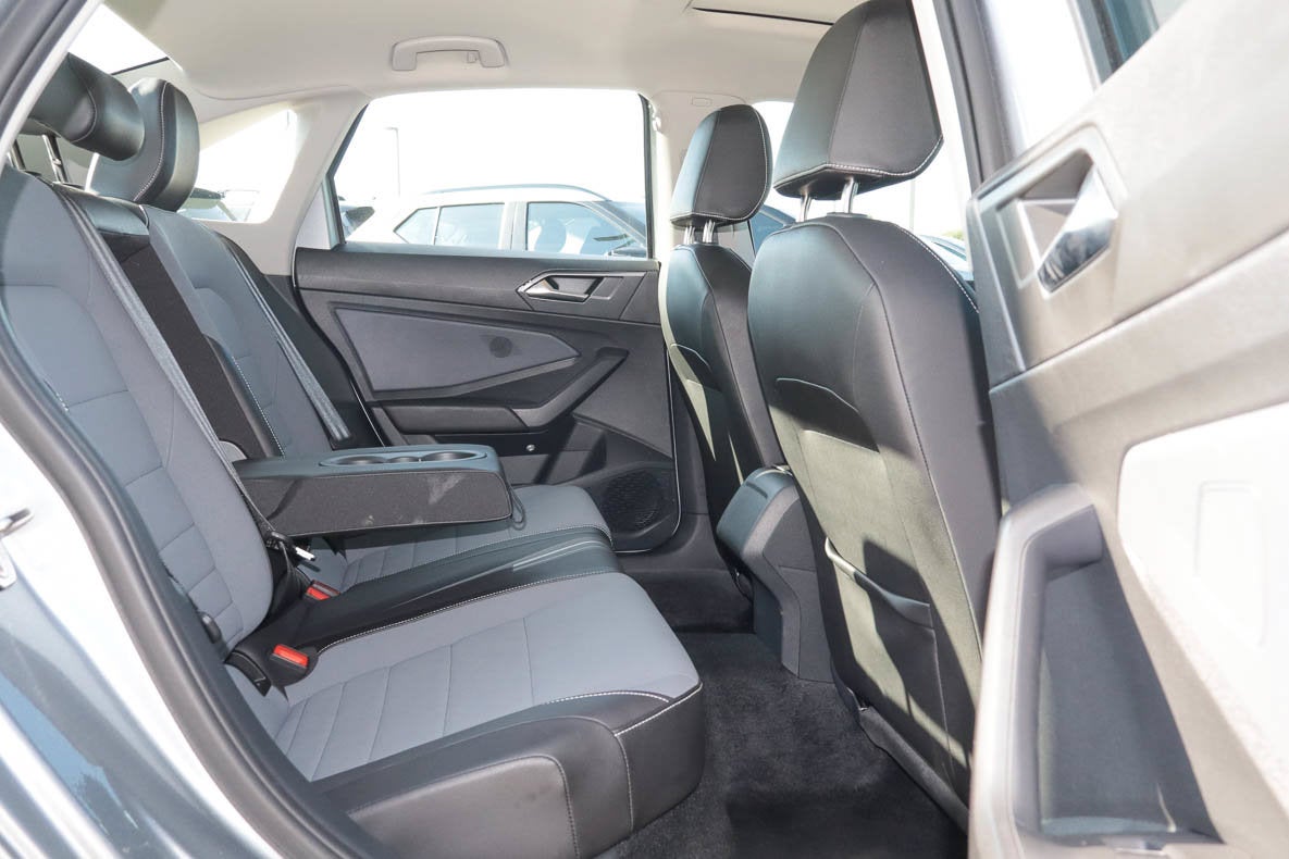 2025 Volkswagen Jetta SE Auto