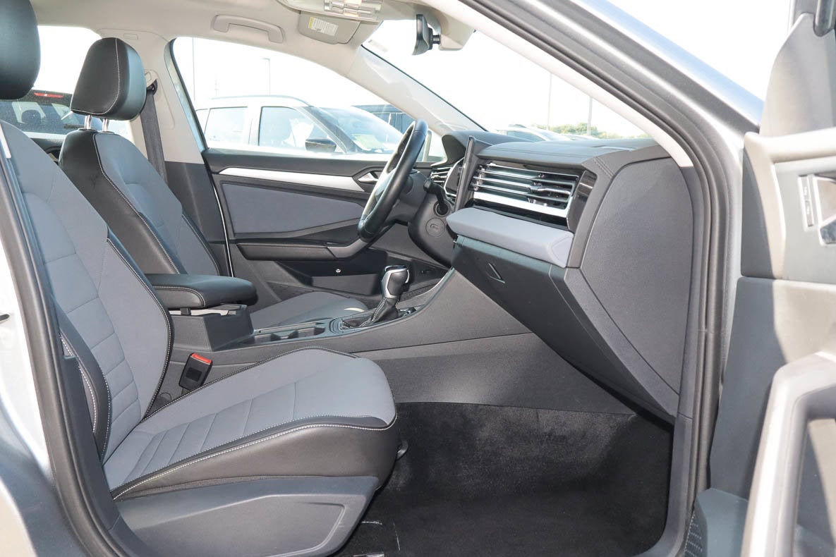 2025 Volkswagen Jetta SE Auto