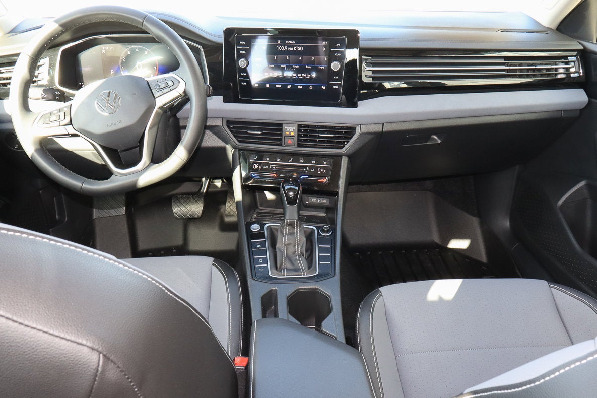 2025 Volkswagen Jetta SE Auto