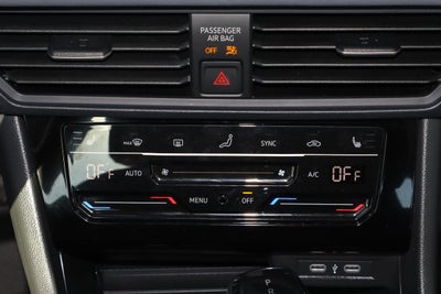 2025 Volkswagen Jetta SE Auto