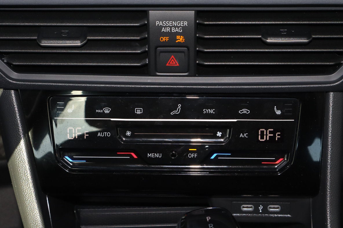 2025 Volkswagen Jetta SE Auto