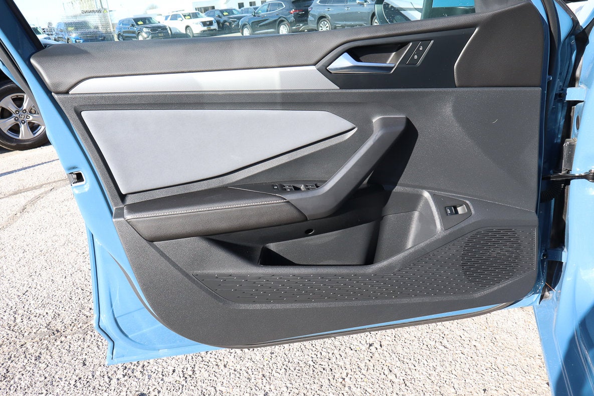 2025 Volkswagen Jetta SE Auto