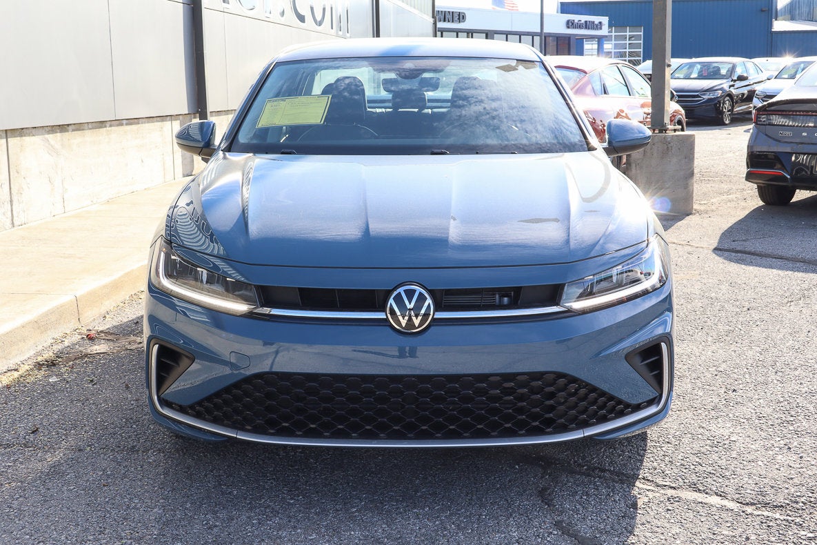 2025 Volkswagen Jetta SE Auto
