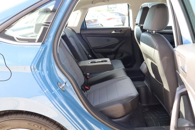 2025 Volkswagen Jetta SE Auto