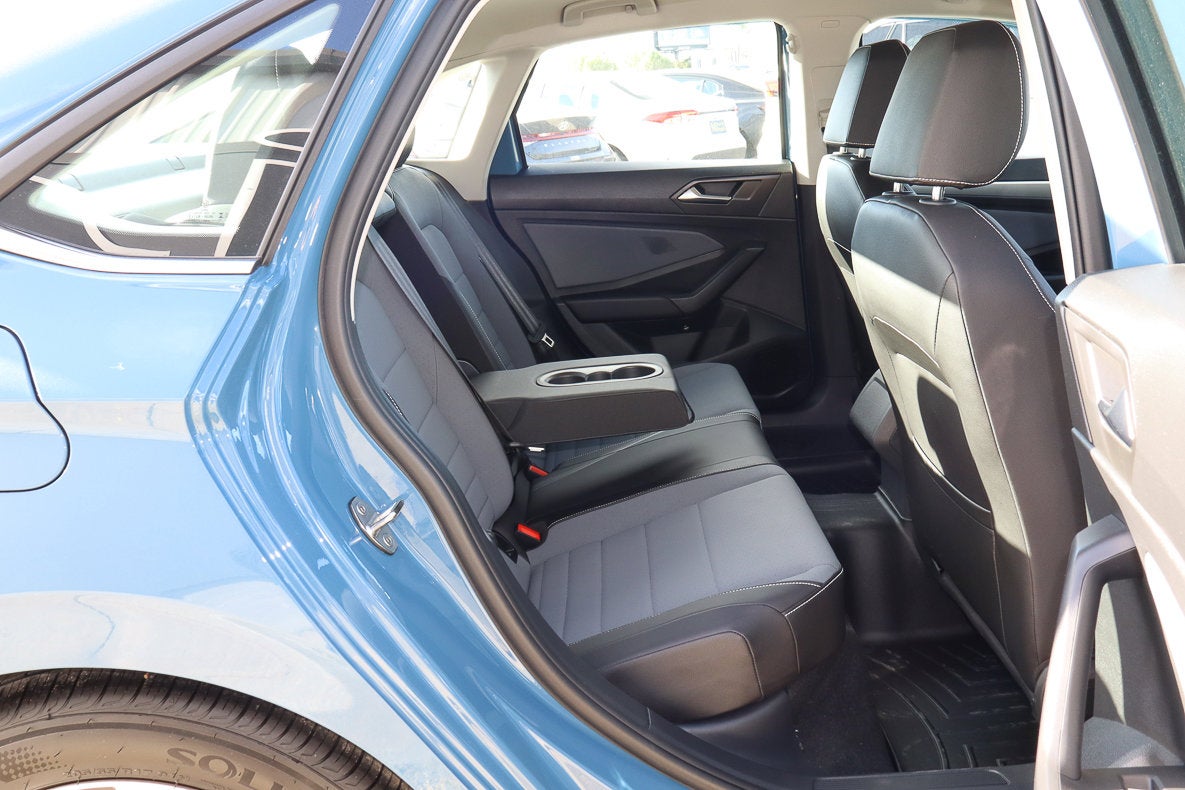 2025 Volkswagen Jetta SE Auto