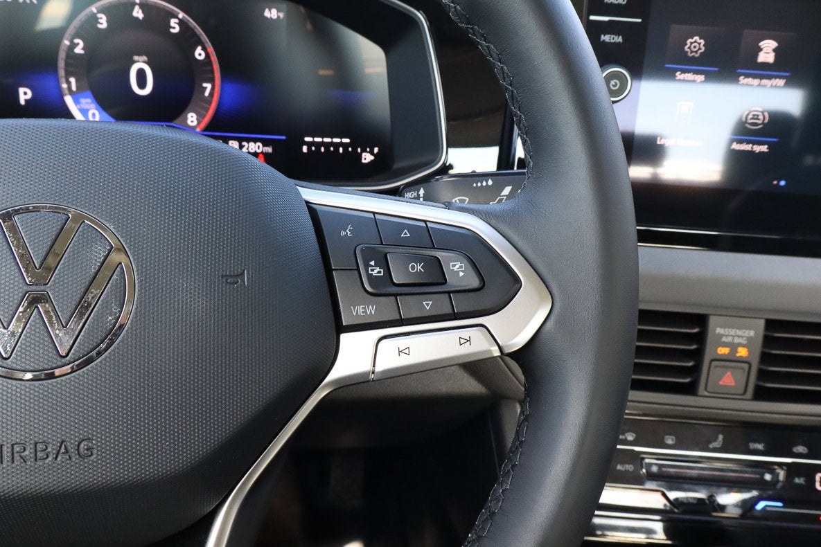 2025 Volkswagen Jetta SE Auto