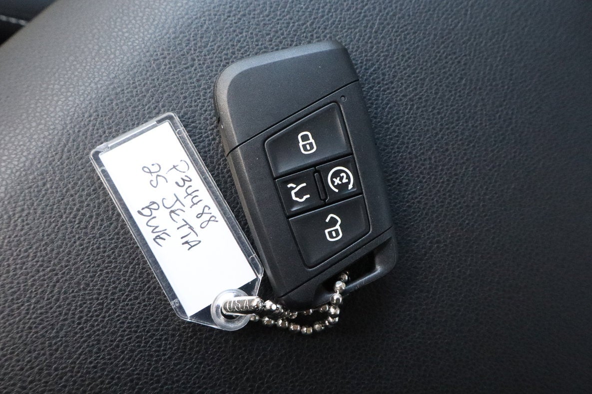 2025 Volkswagen Jetta SE Auto