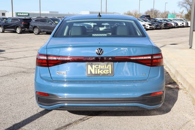 2025 Volkswagen Jetta SE Auto