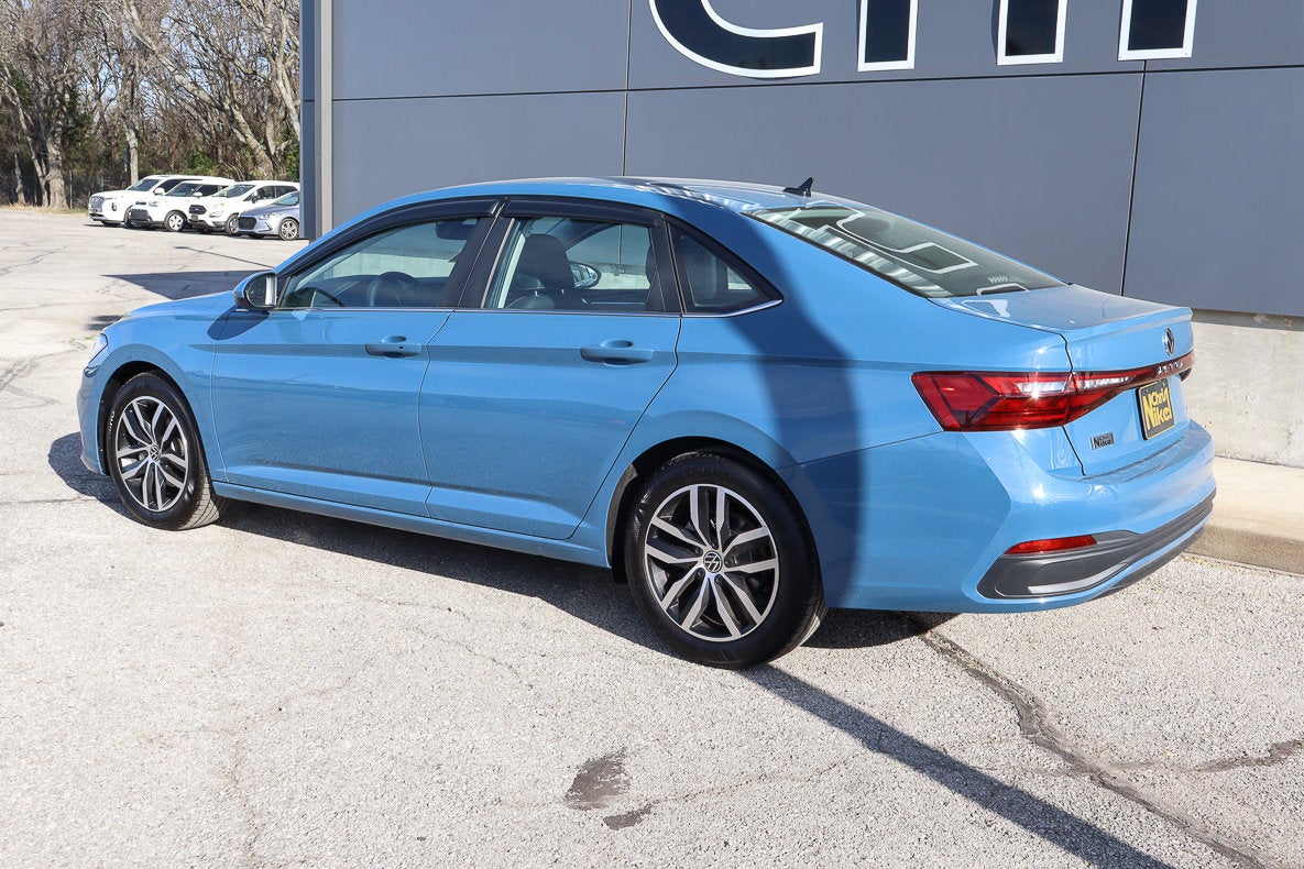 2025 Volkswagen Jetta SE Auto