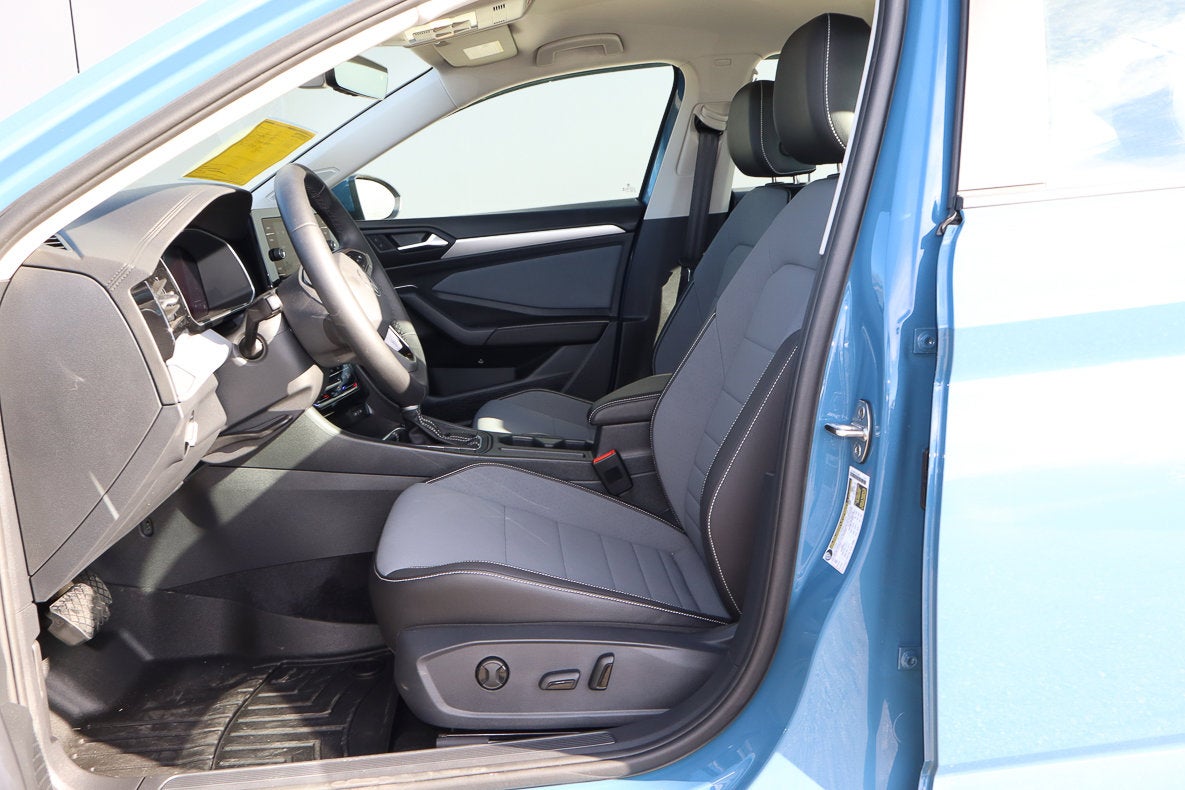 2025 Volkswagen Jetta SE Auto
