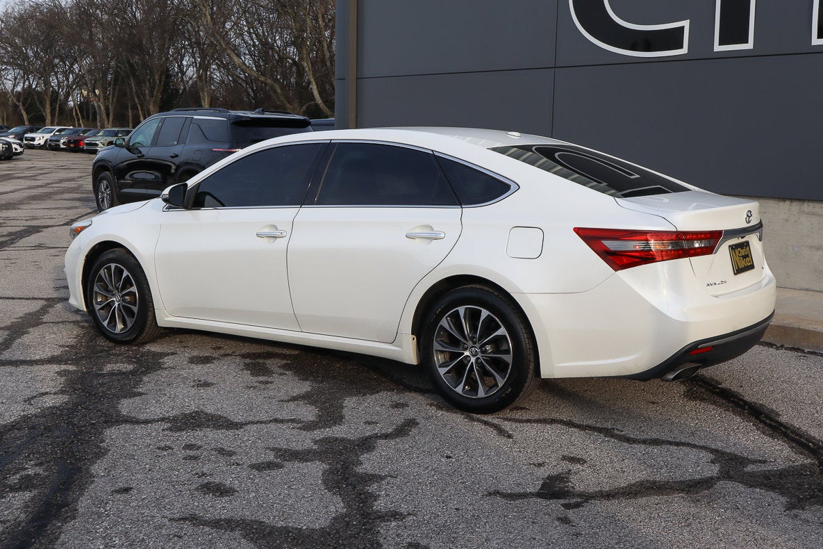 2016 Toyota Avalon XLE