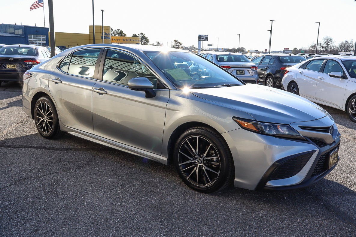 2024 Toyota Camry SE