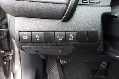 2024 Toyota Camry SE Auto