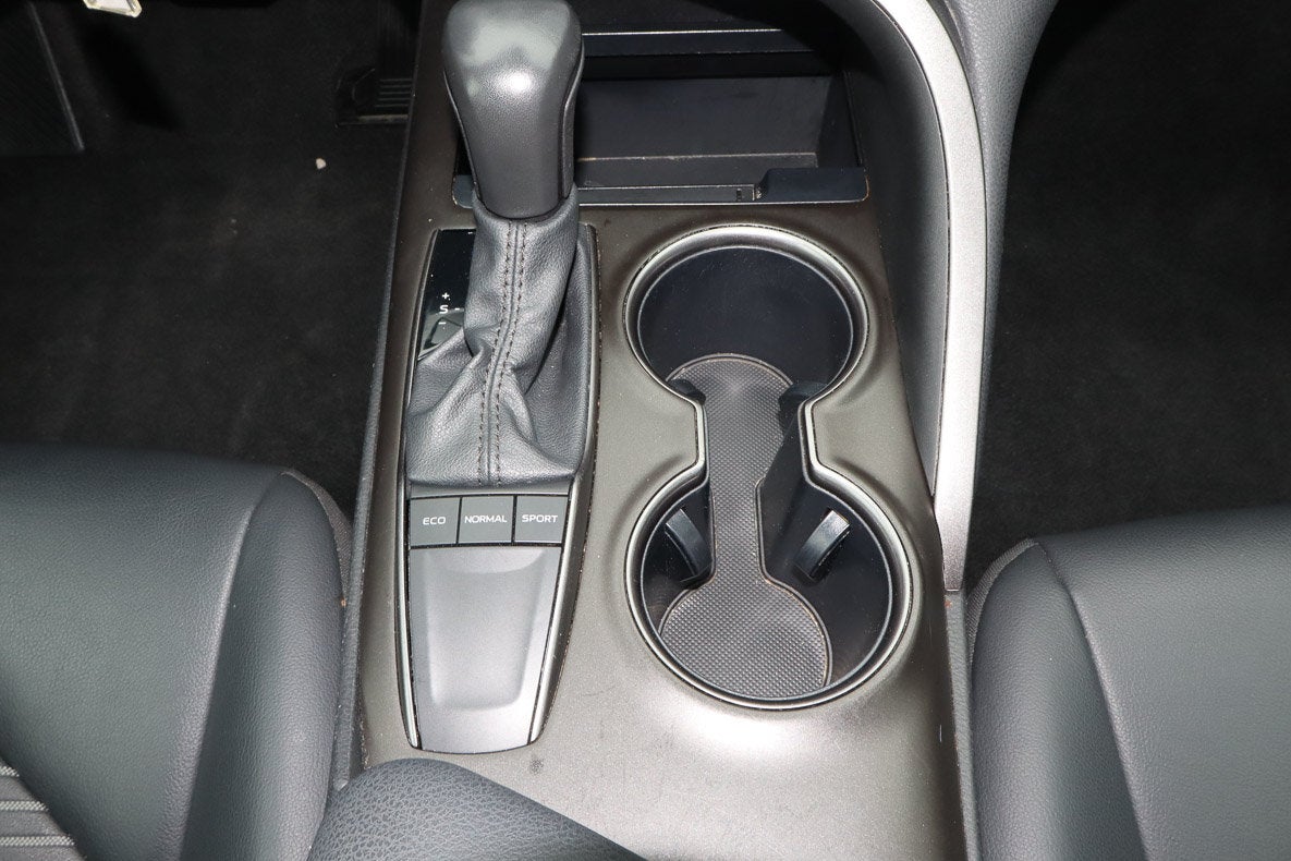 2024 Toyota Camry SE Auto
