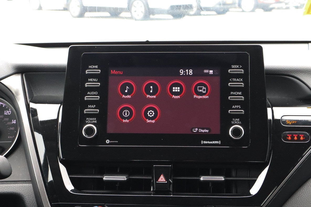 2024 Toyota Camry SE Auto