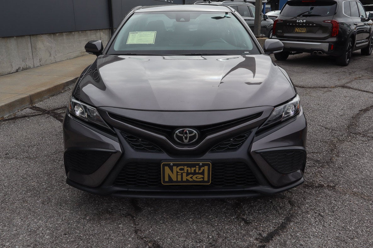 2024 Toyota Camry SE Auto