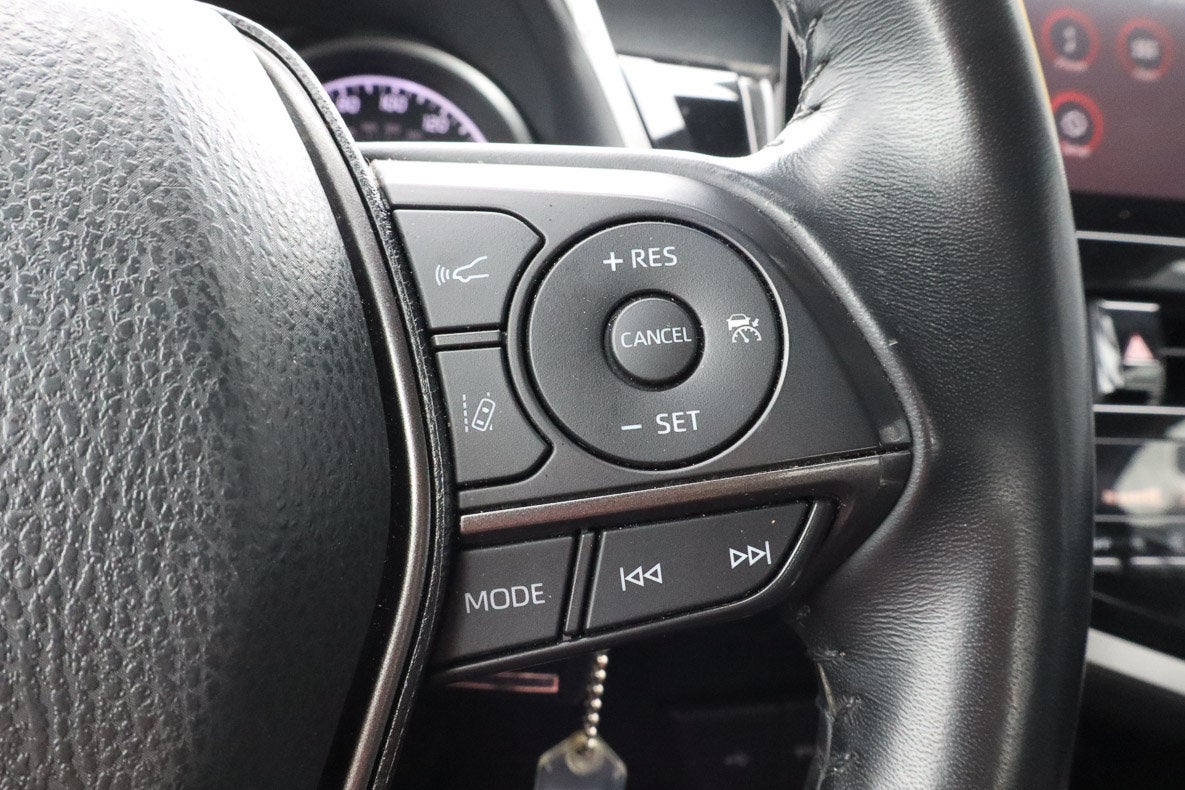 2024 Toyota Camry SE Auto