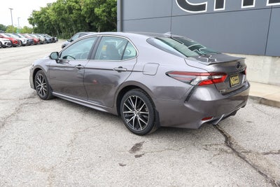 2024 Toyota Camry SE Auto