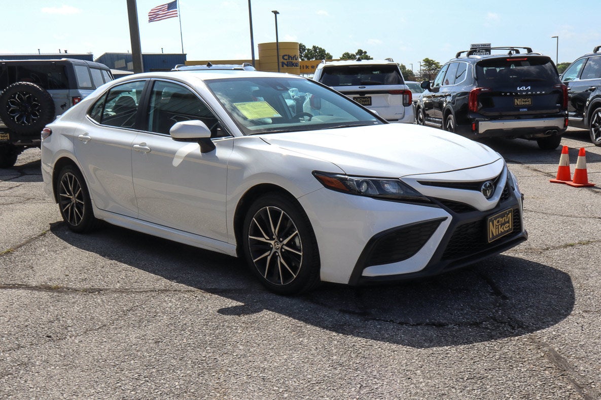 2024 Toyota Camry SE Nightshade Auto