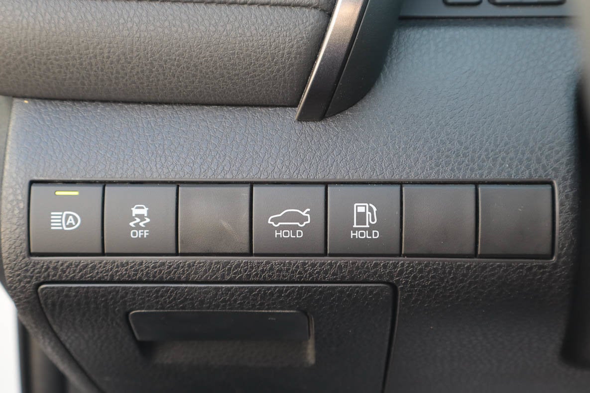 2020 Toyota Camry XSE Auto