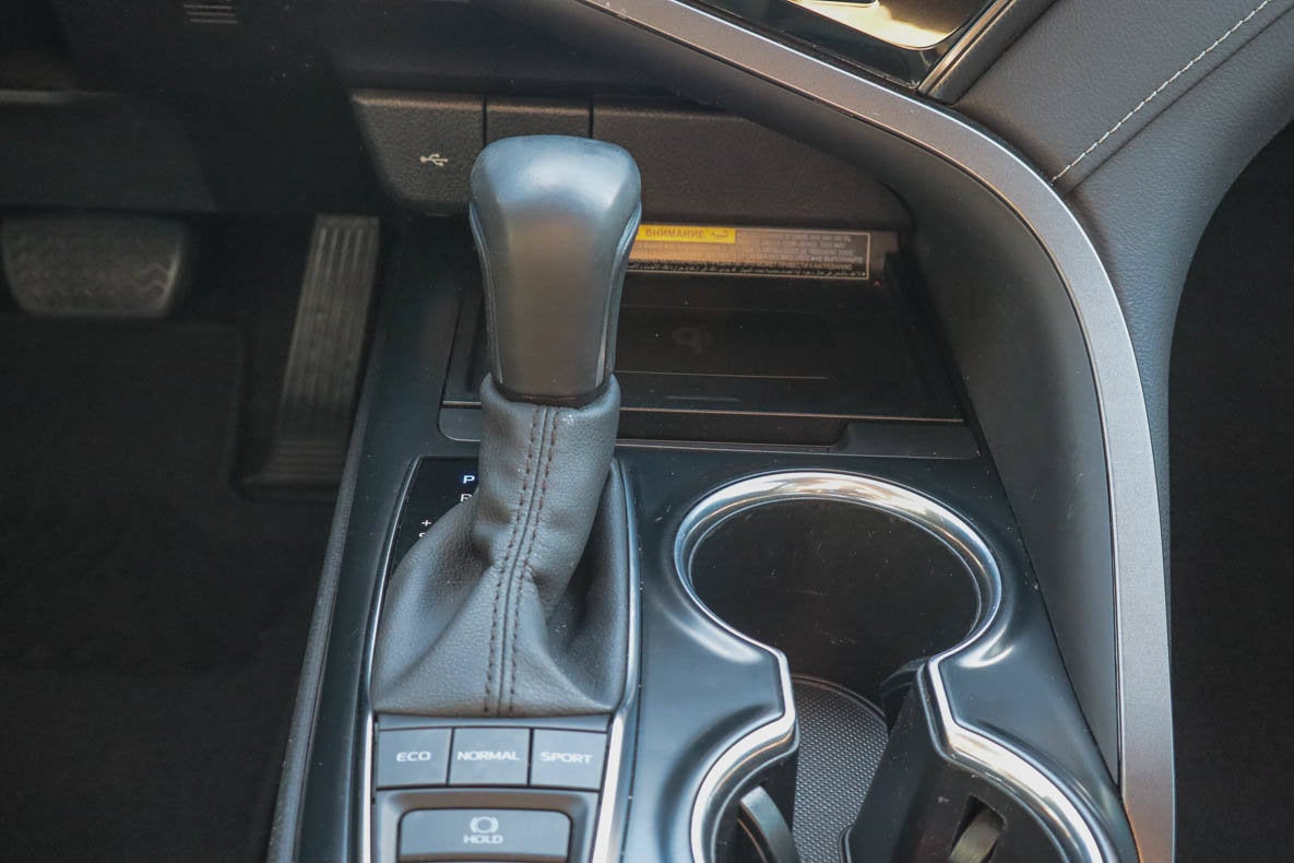 2020 Toyota Camry XSE Auto