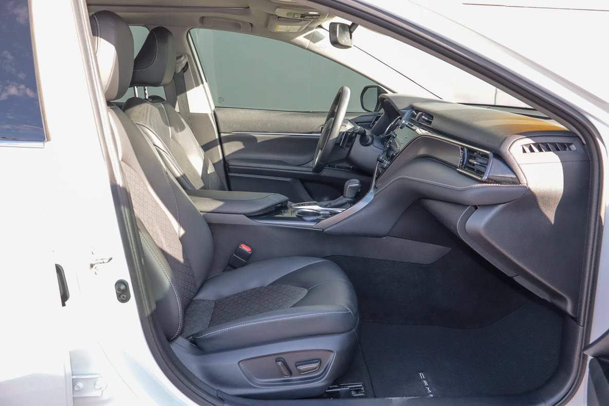 2020 Toyota Camry XSE Auto