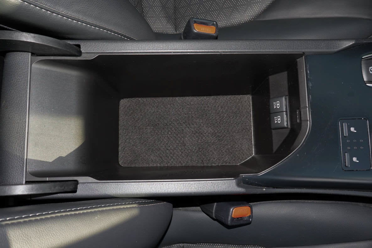 2020 Toyota Camry XSE Auto