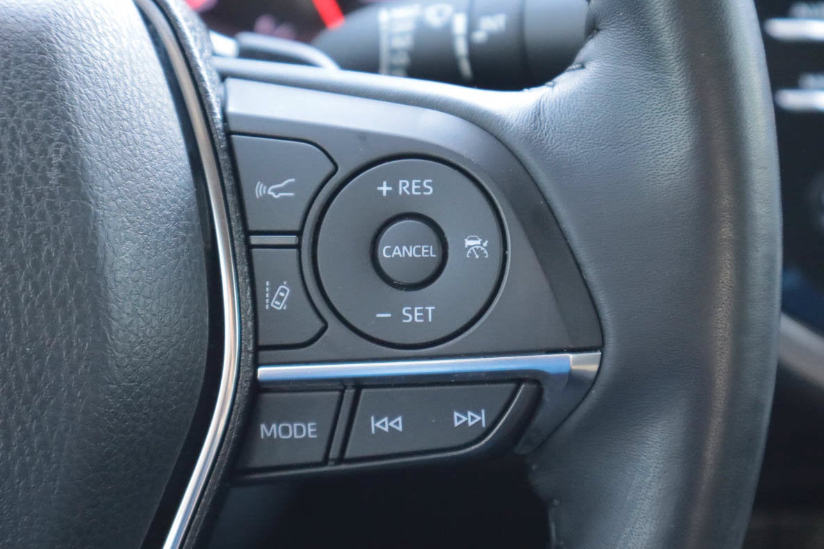 2020 Toyota Camry XSE Auto