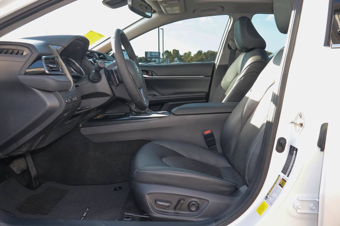 2020 Toyota Camry XSE Auto