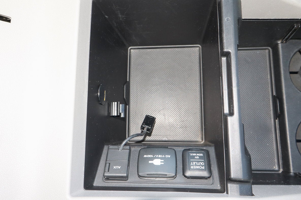 2010 Honda Pilot 4WD 4dr Touring w/RES & Navi