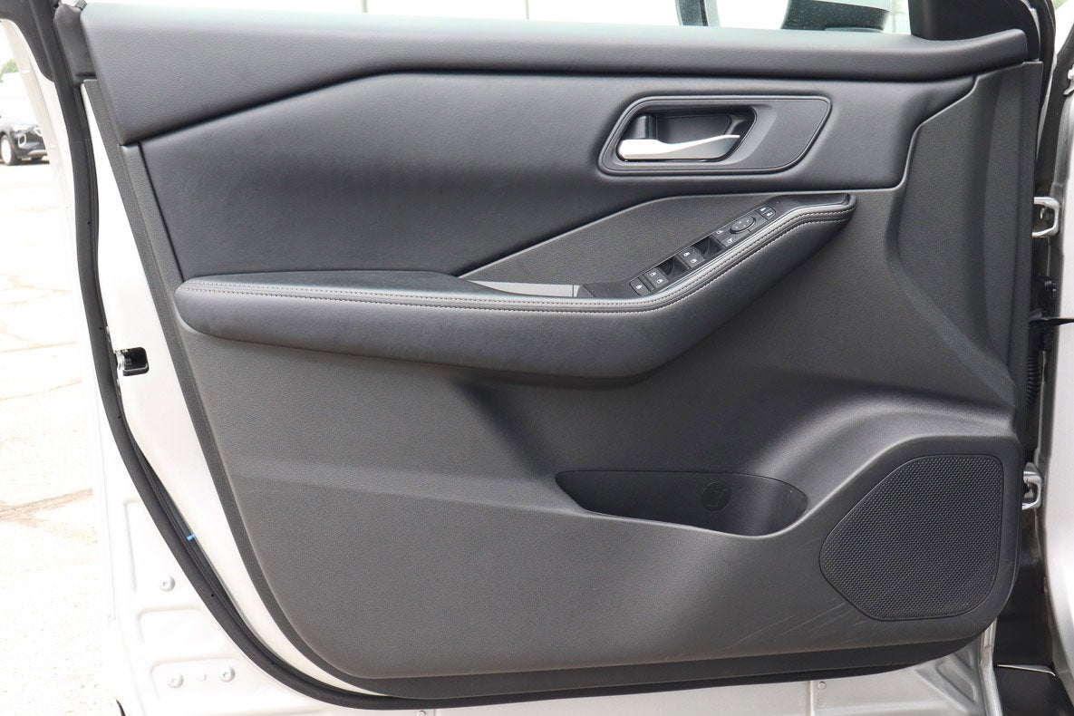 2025 Nissan Rogue FWD SV