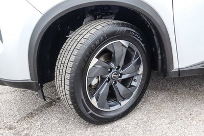 2025 Nissan Rogue FWD SV