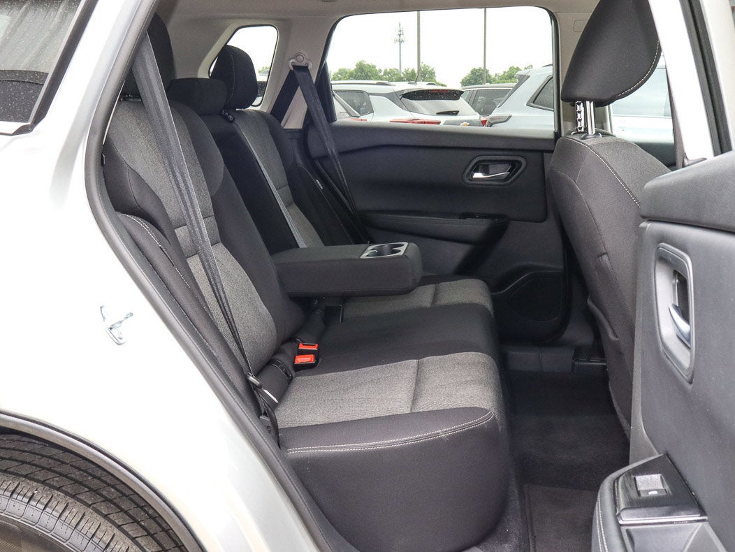 2025 Nissan Rogue FWD SV