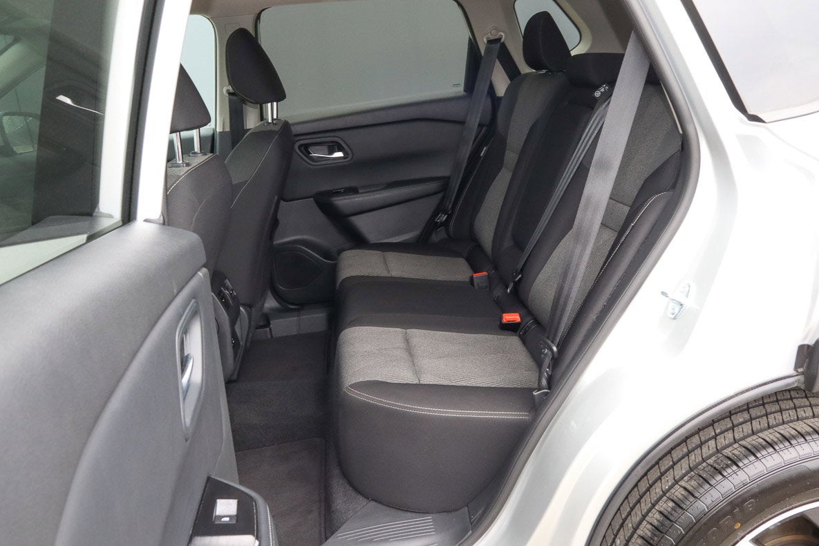 2025 Nissan Rogue FWD SV