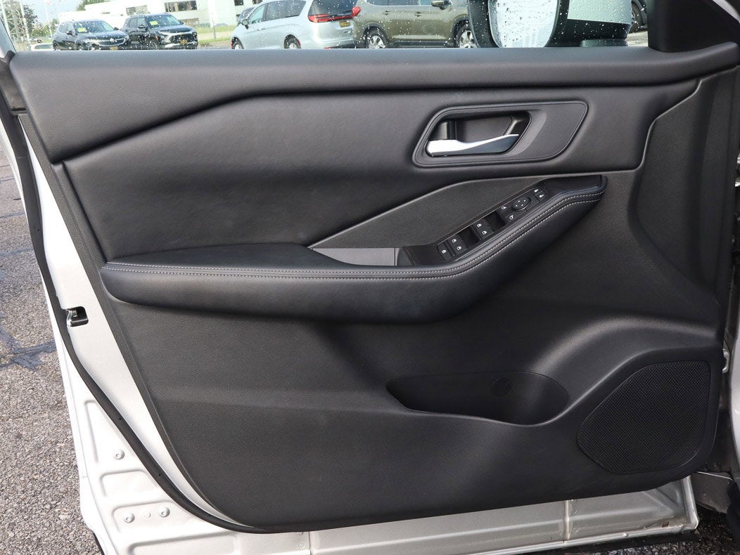 2025 Nissan Rogue FWD SV