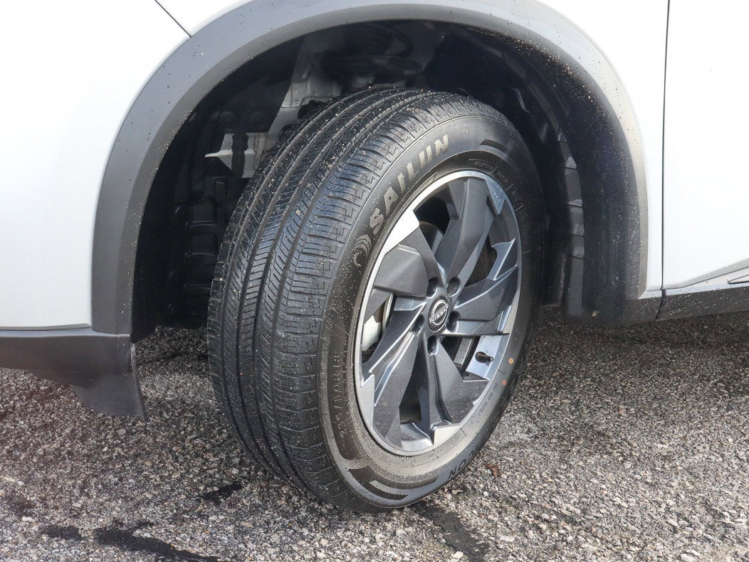 2025 Nissan Rogue FWD SV
