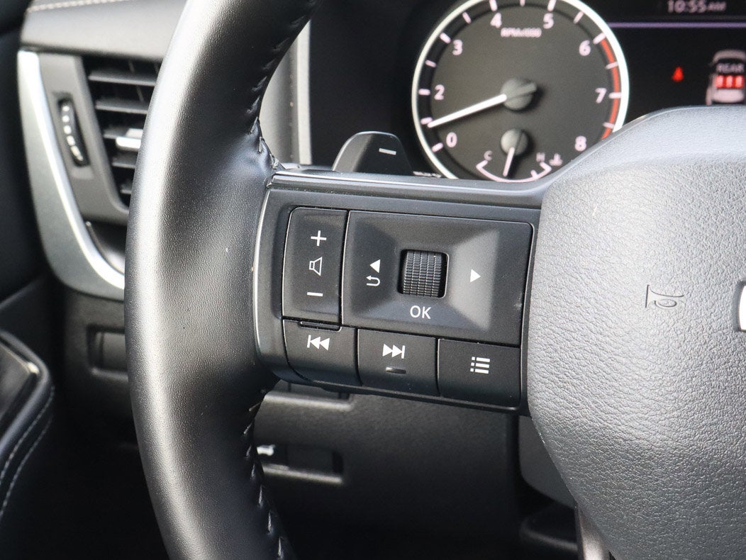 2025 Nissan Rogue FWD SV