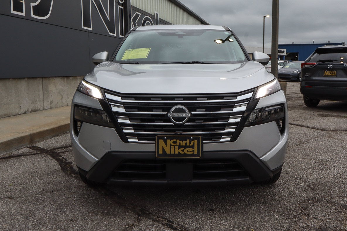 2025 Nissan Rogue AWD SV