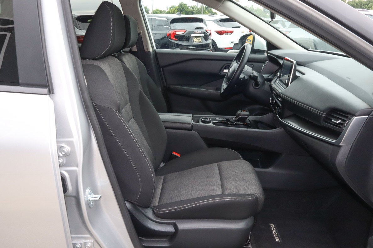 2025 Nissan Rogue AWD SV
