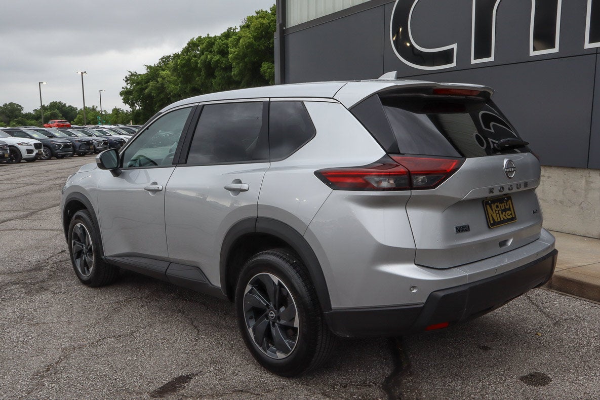 2025 Nissan Rogue AWD SV