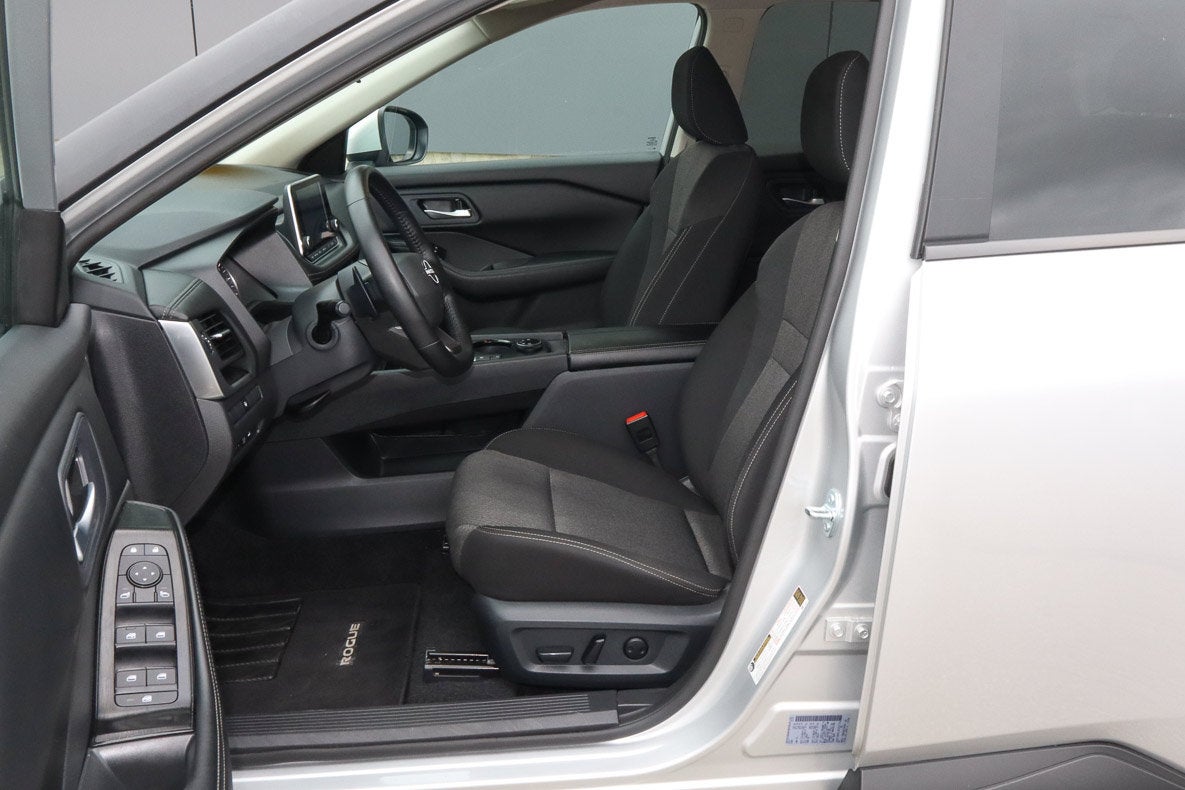 2025 Nissan Rogue AWD SV